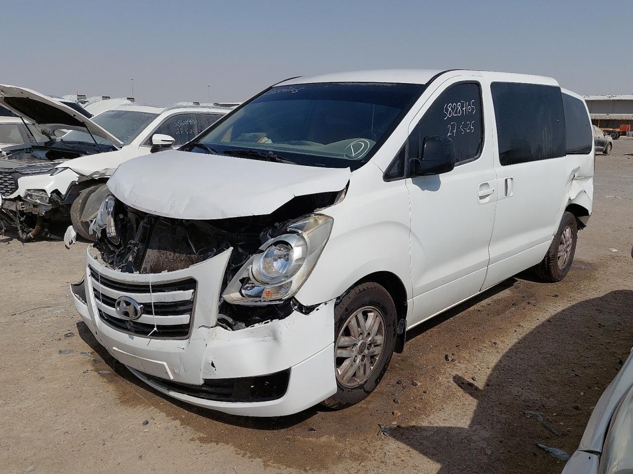 KMJWA37R0HU891015 - 2017 Hyundai H1 - #undefined
