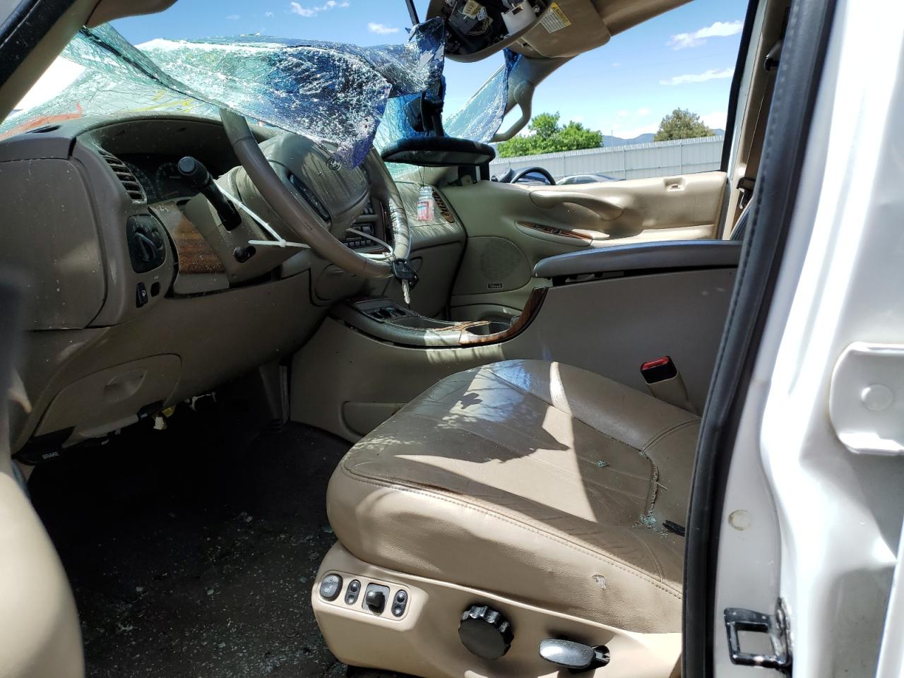 2000 Ford Expedition Eddie Bauer VIN: 1FMFU18L4YLC20847 Lot: 56792065