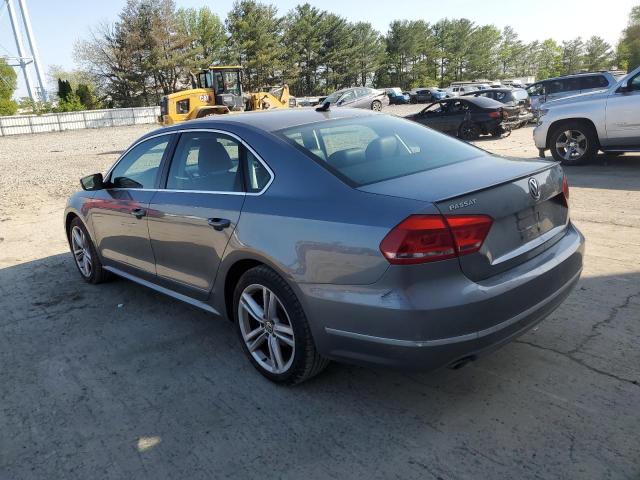 Sedans VOLKSWAGEN PASSAT 2013 Szary