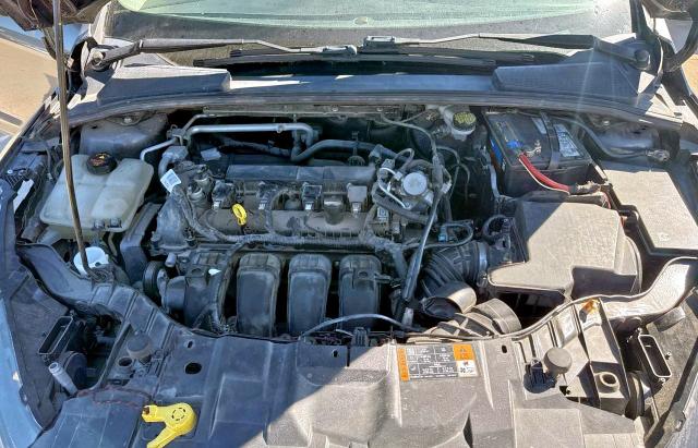 Hatchbacks FORD FOCUS 2016 Szary