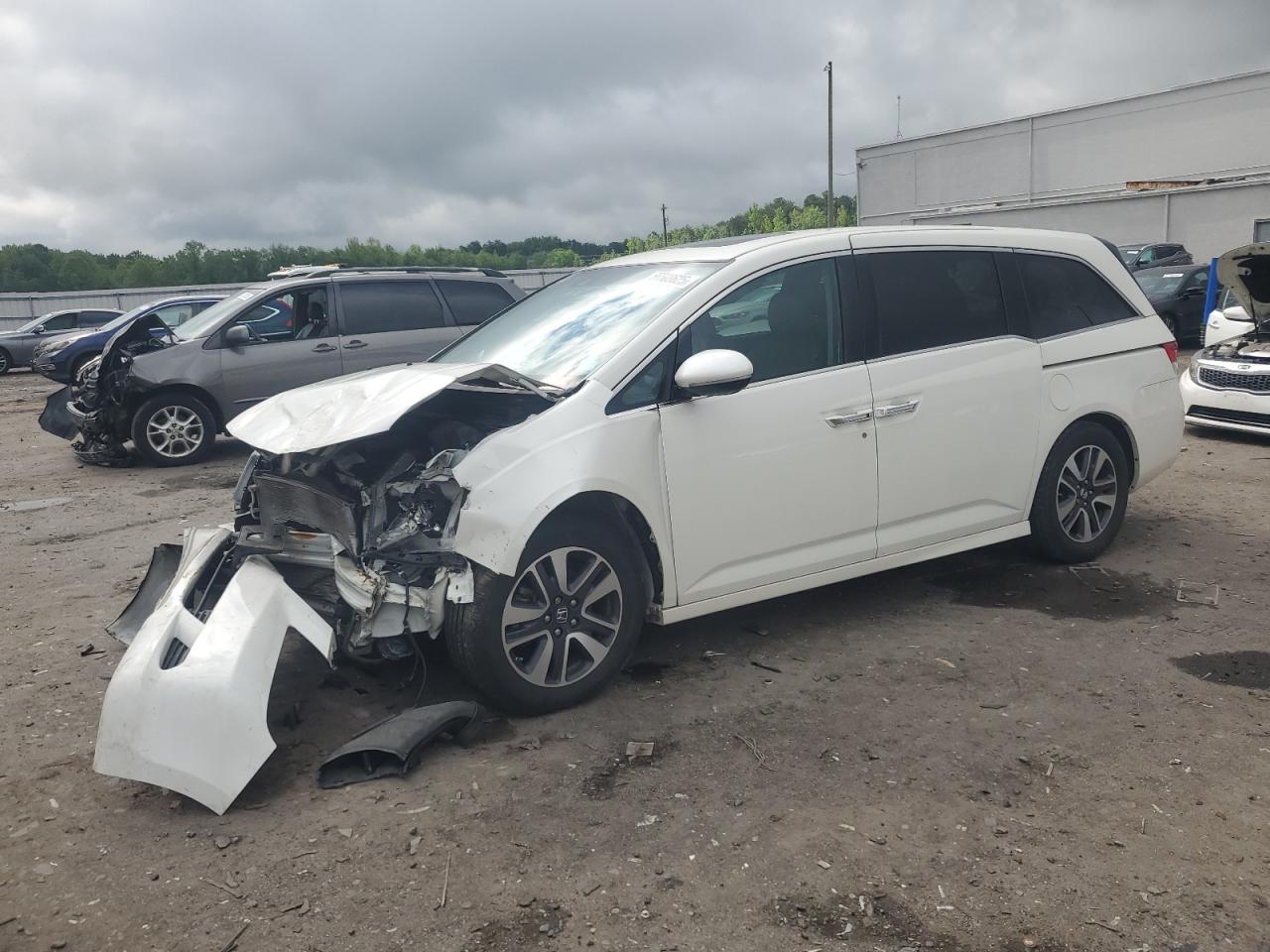 2016 Honda Odyssey Touring на продаже в Fredericksburg, VA - Front End