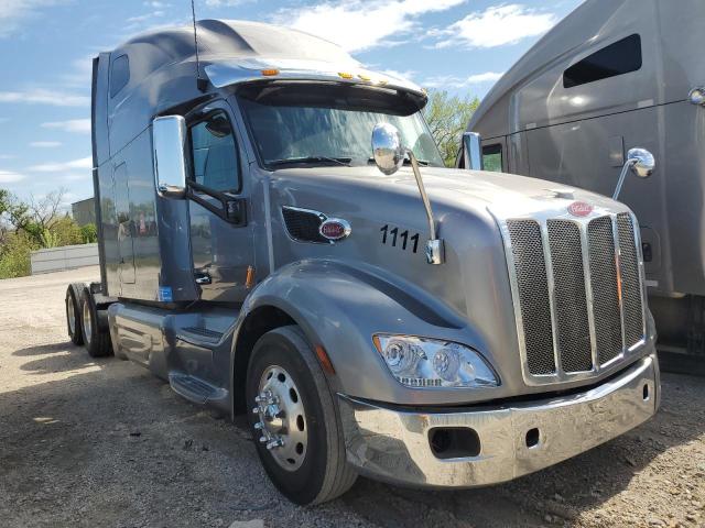2020 Peterbilt 579 Semi Truck