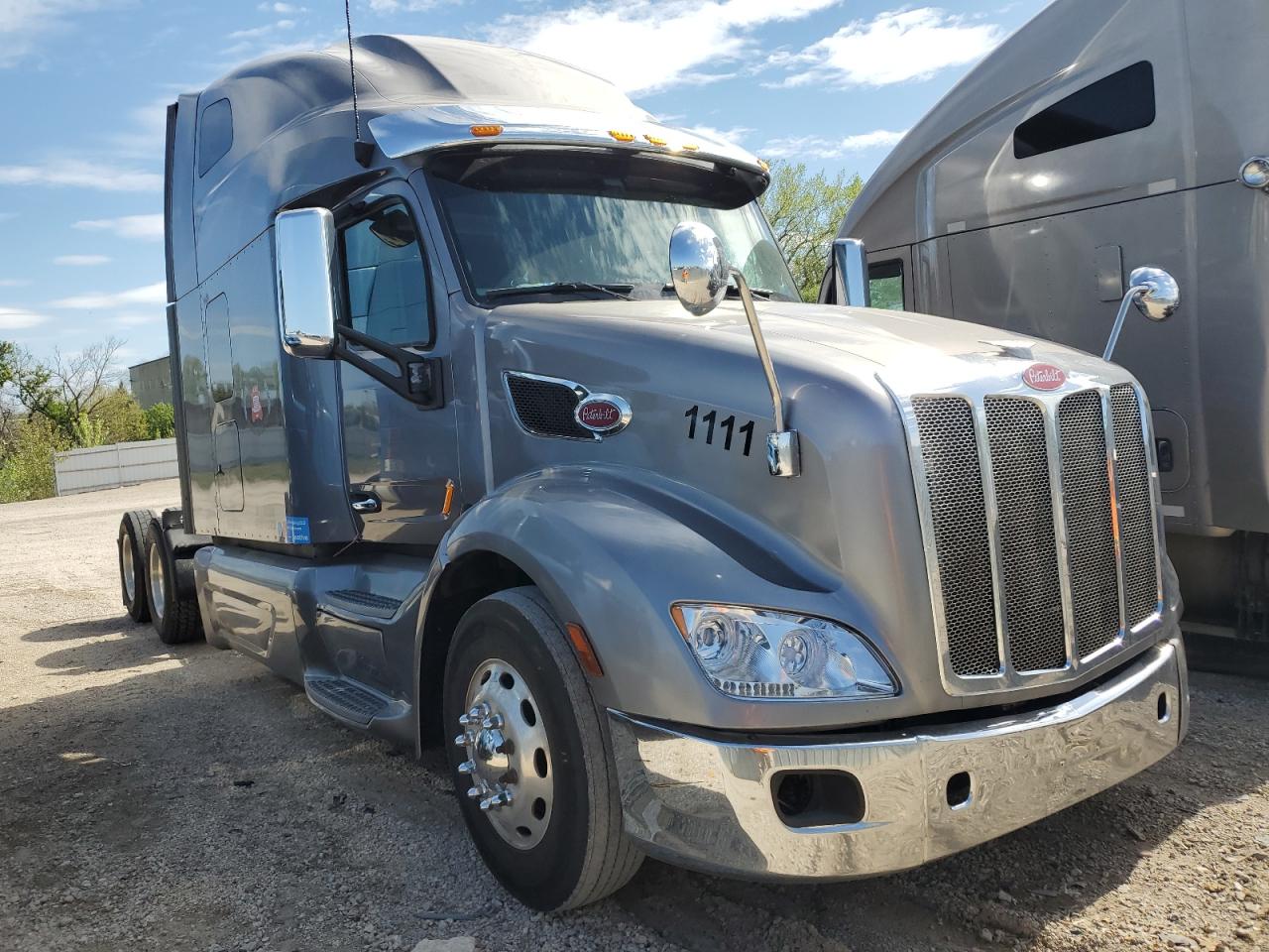 Des Moines, IA에서 판매 중인 2020 Peterbilt 579 Semi Truck - Minor Dent/Scratches