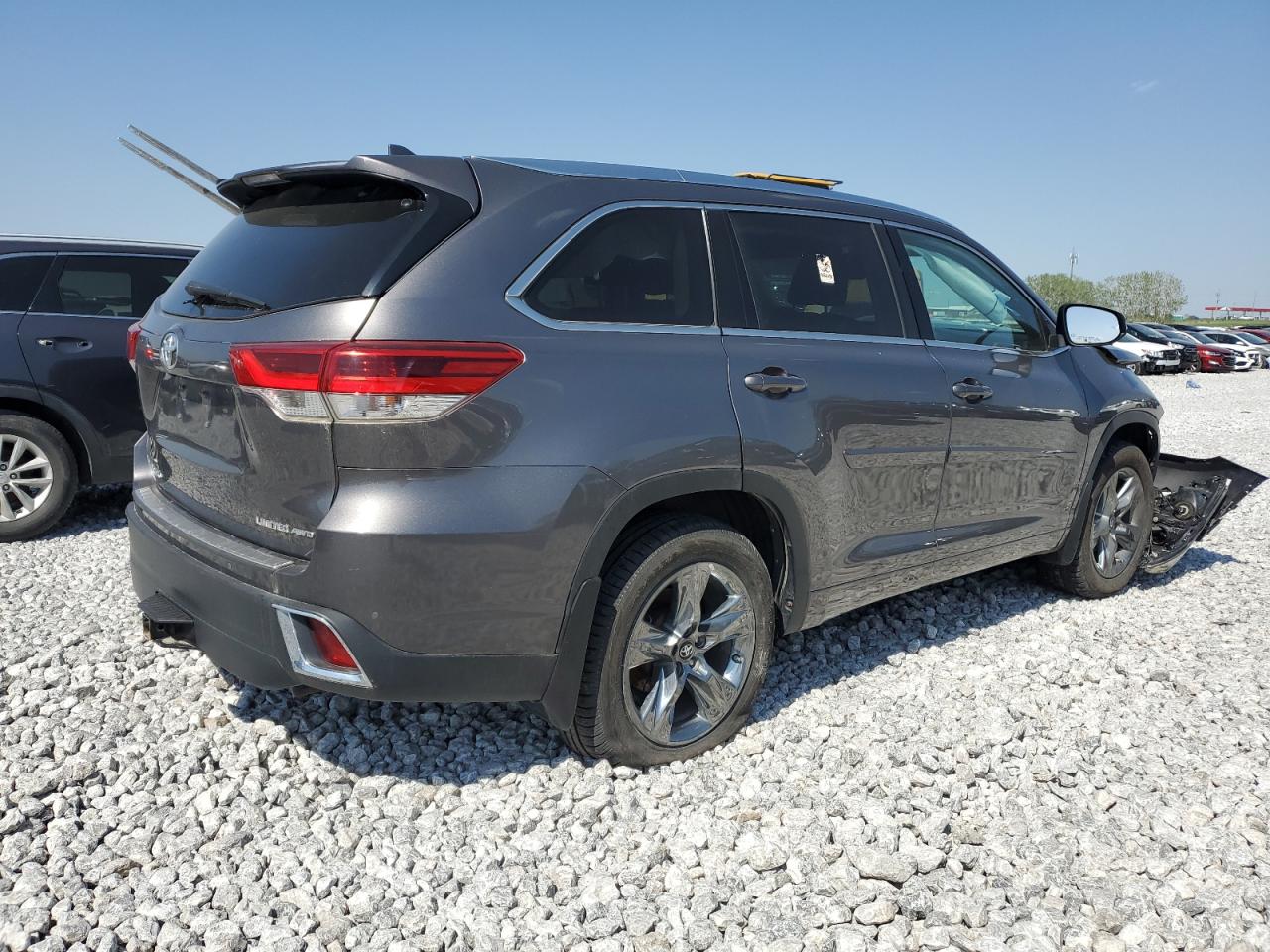 2018 Toyota Highlander - Image 3