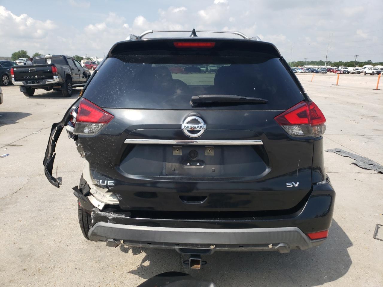 2018 Nissan Rogue S VIN: KNMAT2MT2JP509379 Lot: 84303525