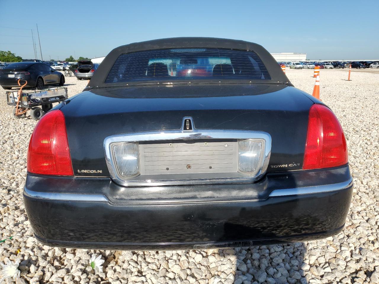 2006 Lincoln Town Car Signature VIN: 1LNHM81V96Y633439 Lot: 56548985