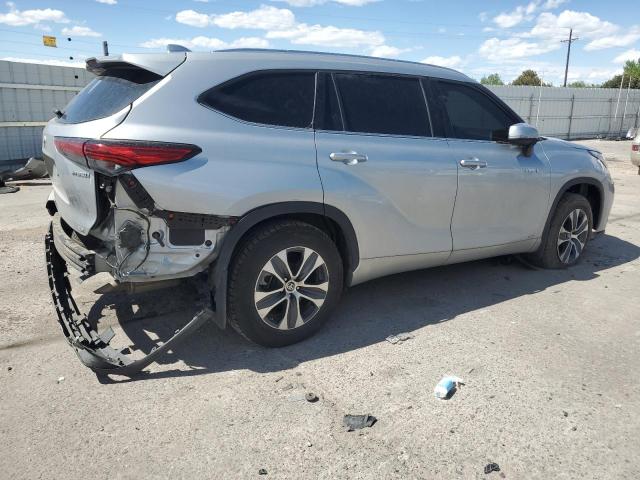  TOYOTA HIGHLANDER 2021 Srebrny