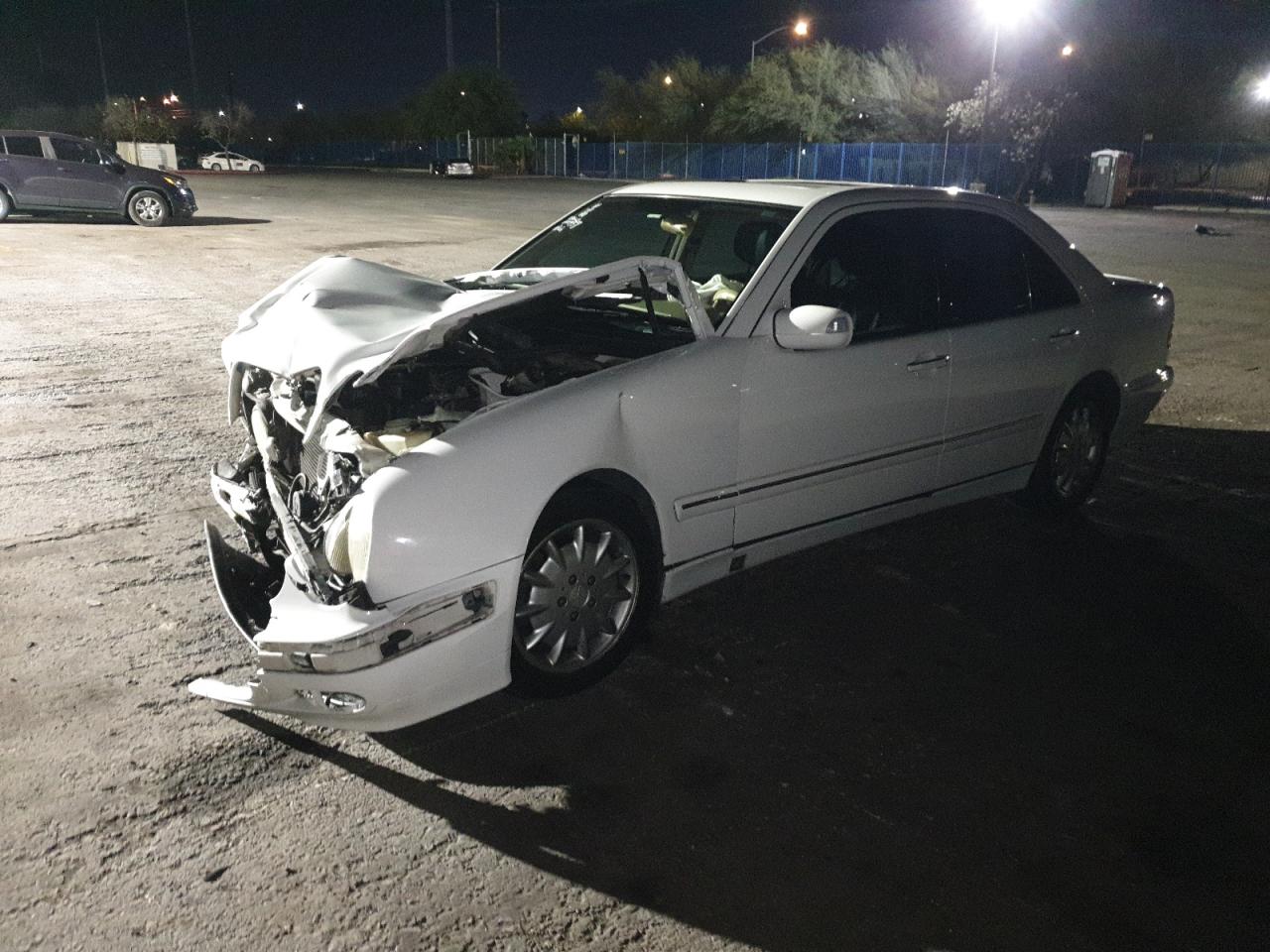 2000 Mercedes-Benz E 320
