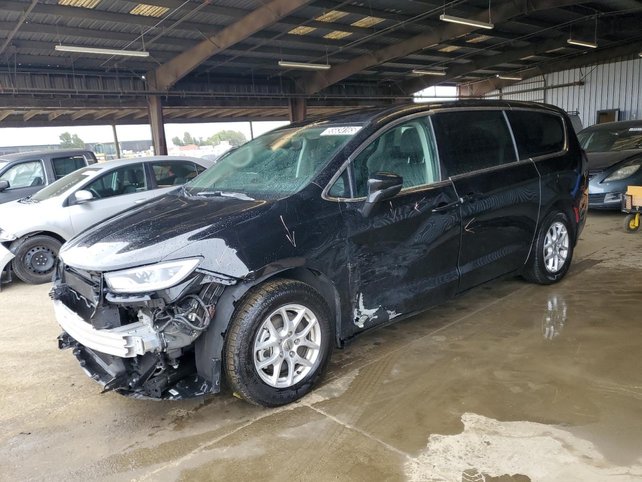 2024 Chrysler Pacifica Touring L for Sale in American Canyon, CA - Front End