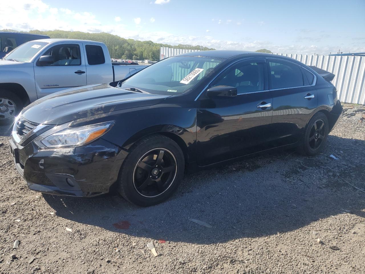 2017 Nissan Altima 2.5 на продаже в Assonet, MA - Rear End