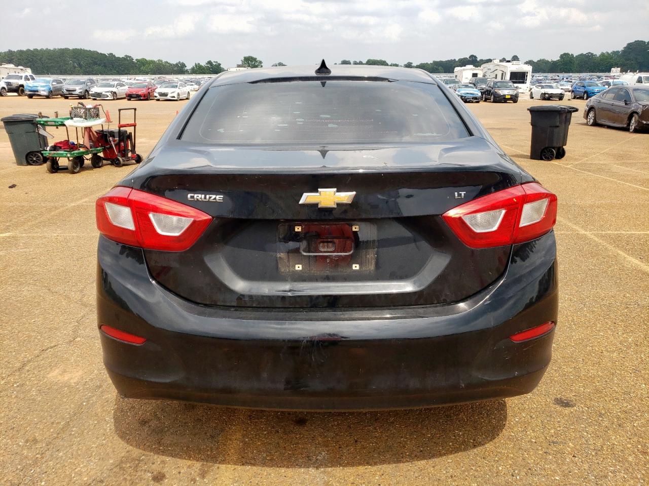 2017 Chevrolet Cruze Lt VIN: 1G1BE5SM9H7102092 Lot: 57253465