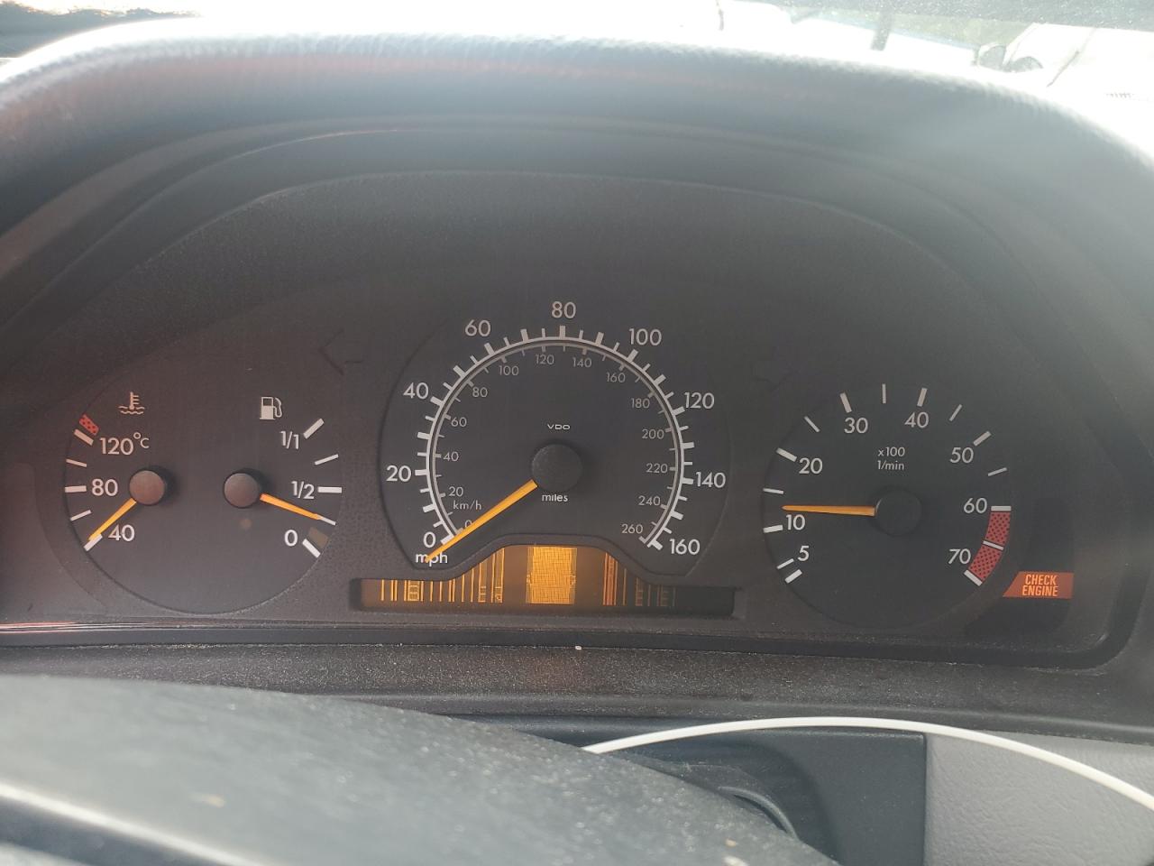 1999 Mercedes-Benz E 320 VIN: WDBJH65F0XA770084 Lot: 54714935