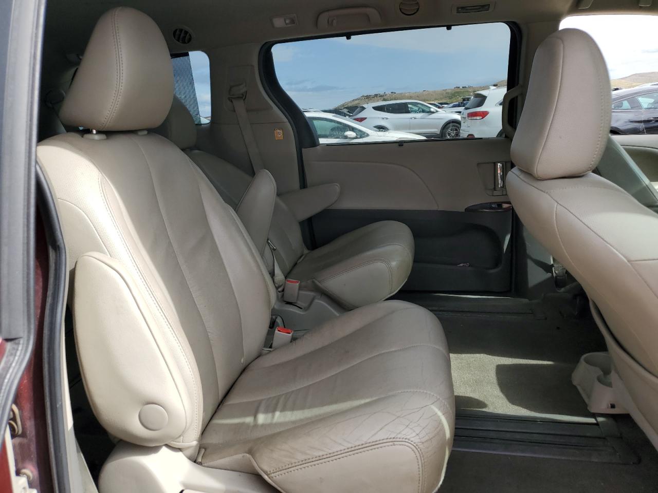 2012 Toyota Sienna Xle VIN: 5TDYK3DC3CS237764 Lot: 56537405