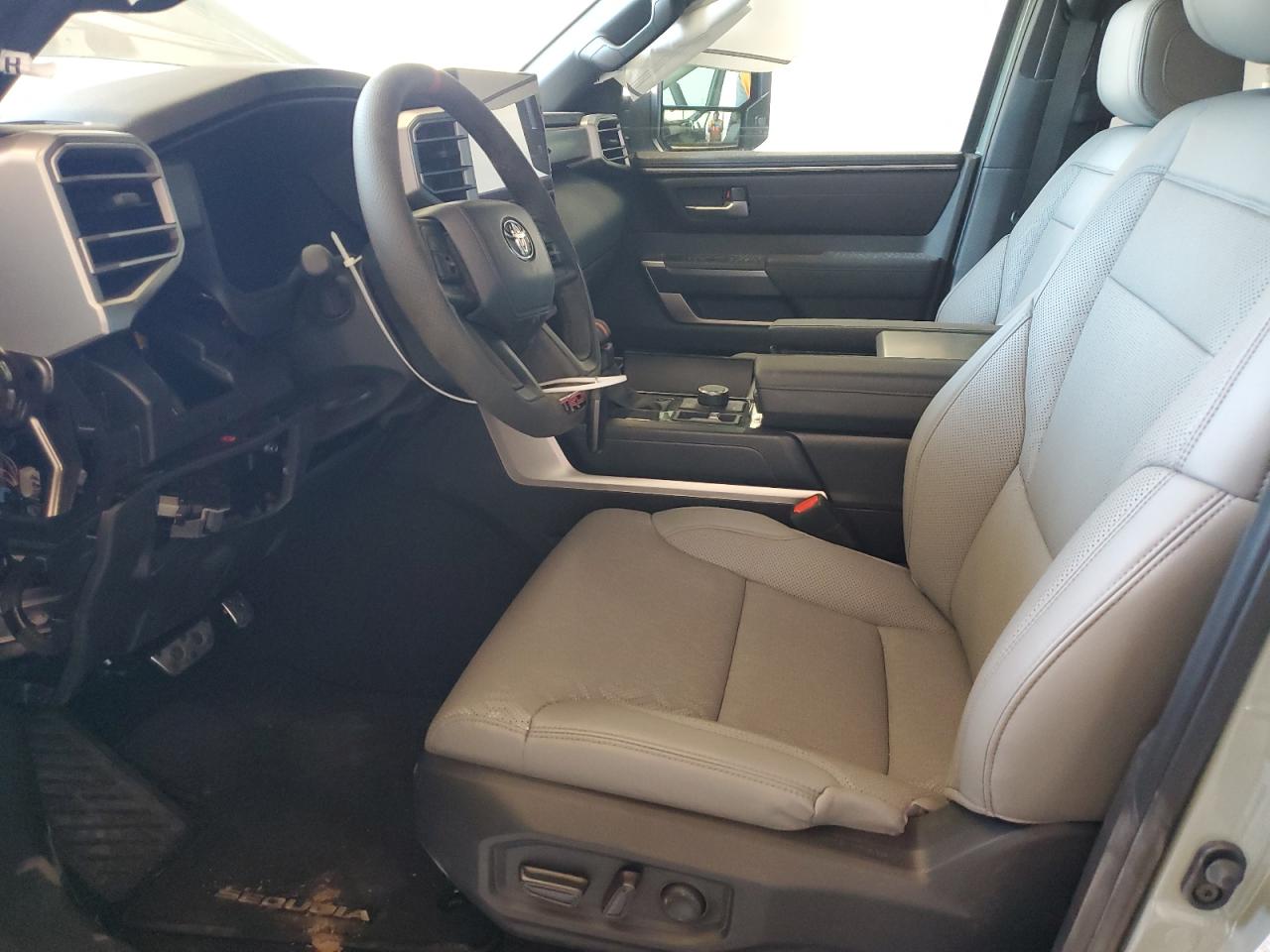 2025 Toyota Sequoia Sr5 VIN: 7SVAAABA0SX053360 Lot: 56032885