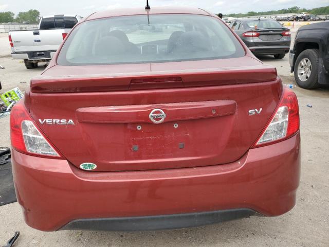  NISSAN VERSA 2018 Червоний