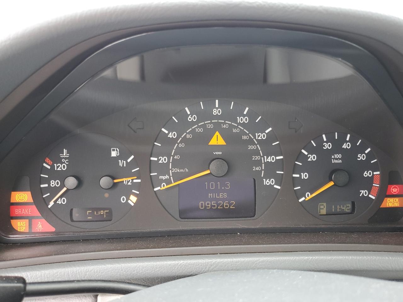 2001 Mercedes-Benz Clk 320 VIN: WDBLK65G21T065930 Lot: 55821005
