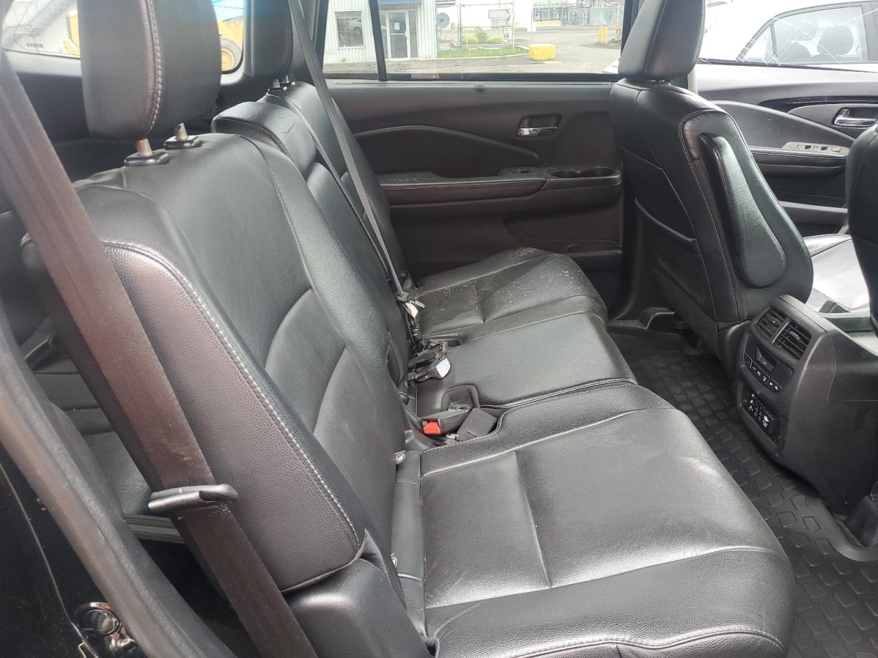 2018 Honda Pilot Touring VIN: 5FNYF5H90JB011956 Lot: 57482515