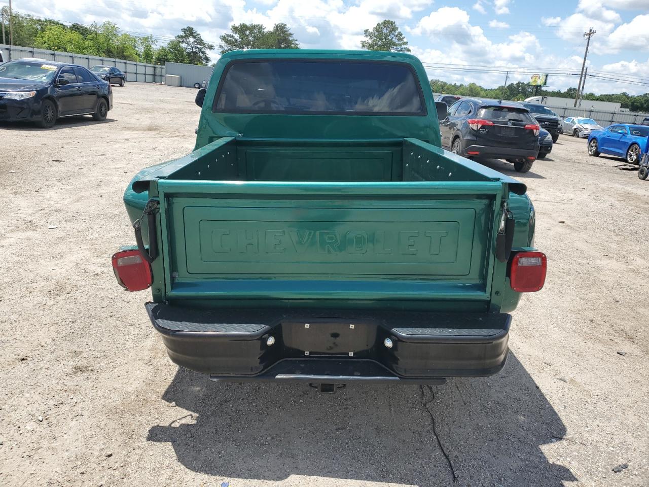 1985 Chevrolet C10 VIN: 1GCCC14H4FF333575 Lot: 55998505