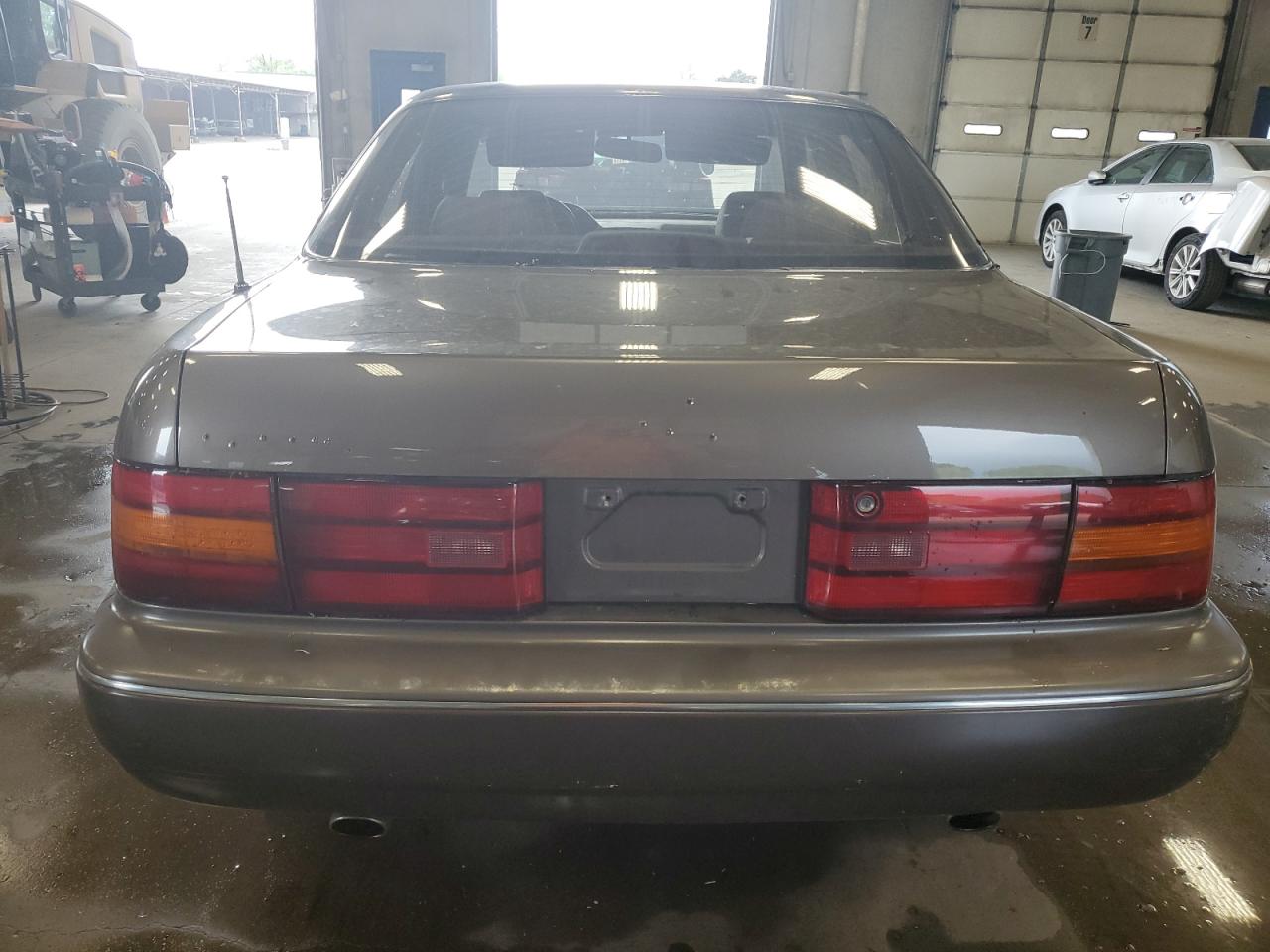 1991 Lexus Ls 400 VIN: JT8UF11E5M0057699 Lot: 57001355
