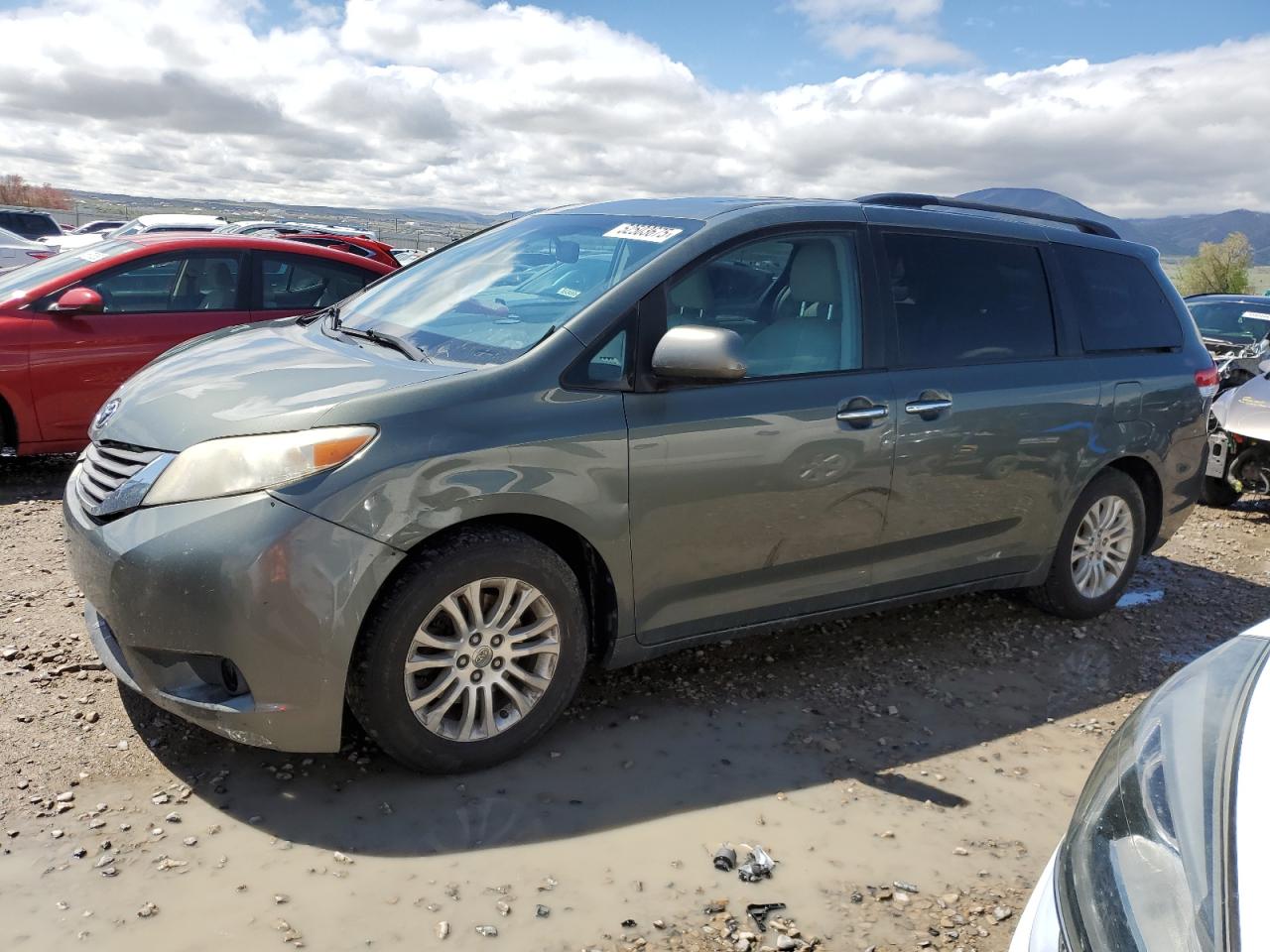 2013 Toyota Sienna Xle იყიდება Magna-ში, UT - Front End