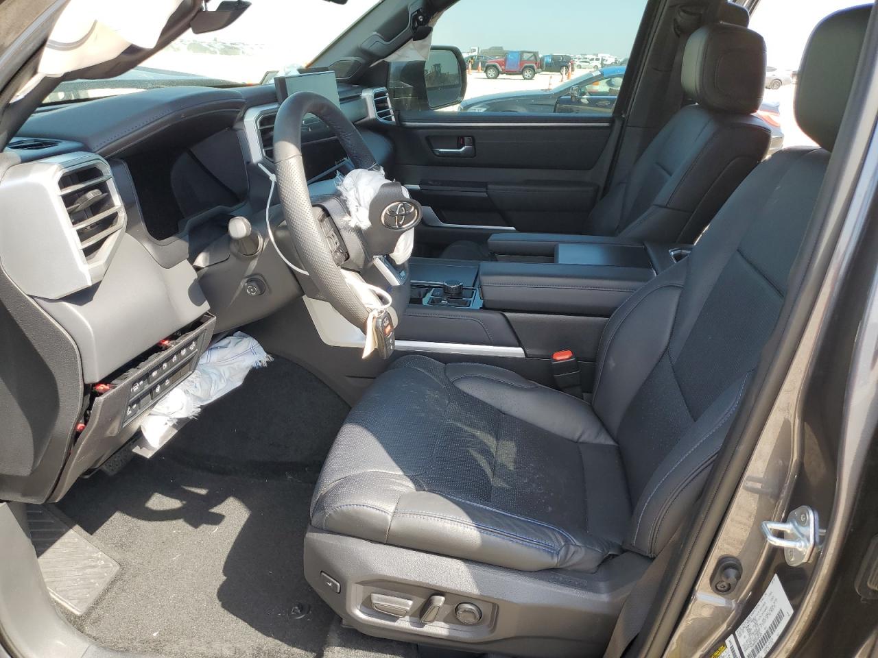 2024 Toyota Sequoia Sr5 VIN: 7SVAAABA2RX041026 Lot: 56734925