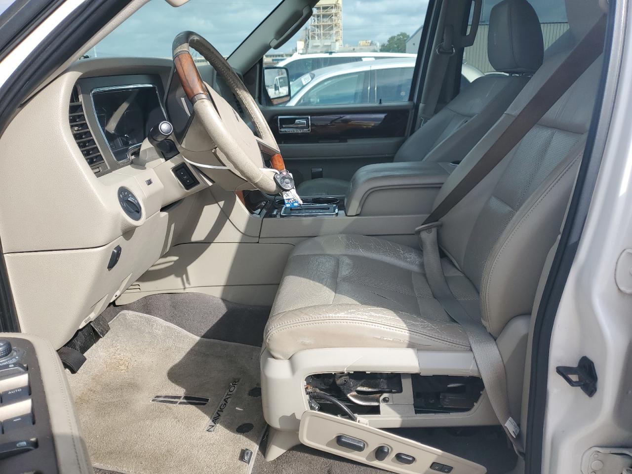 2011 Lincoln Navigator VIN: 5LMJJ2H53BEJ00878 Lot: 56876255