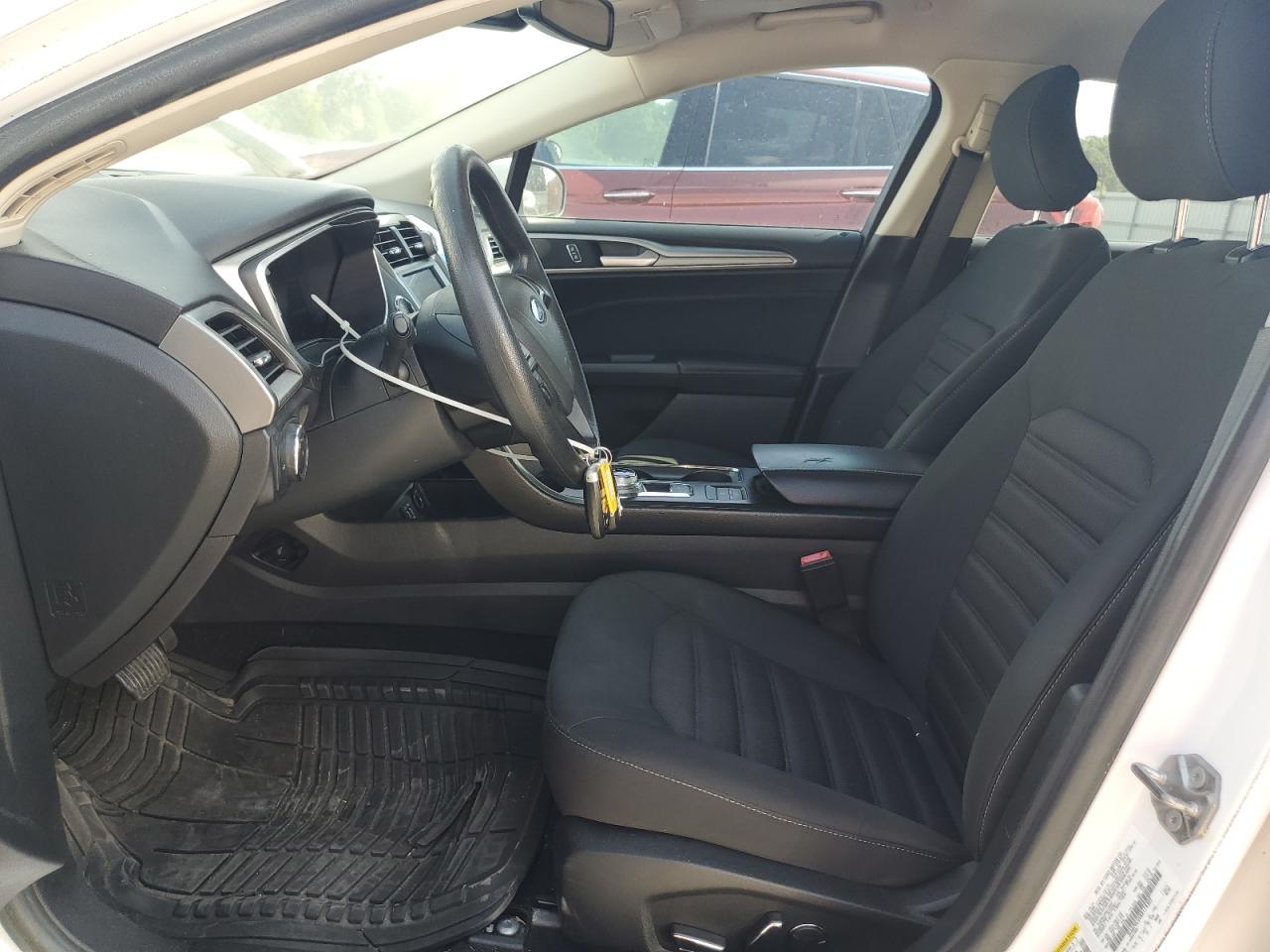 2019 Ford Fusion Se VIN: 3FA6P0LUXKR119302 Lot: 54031845