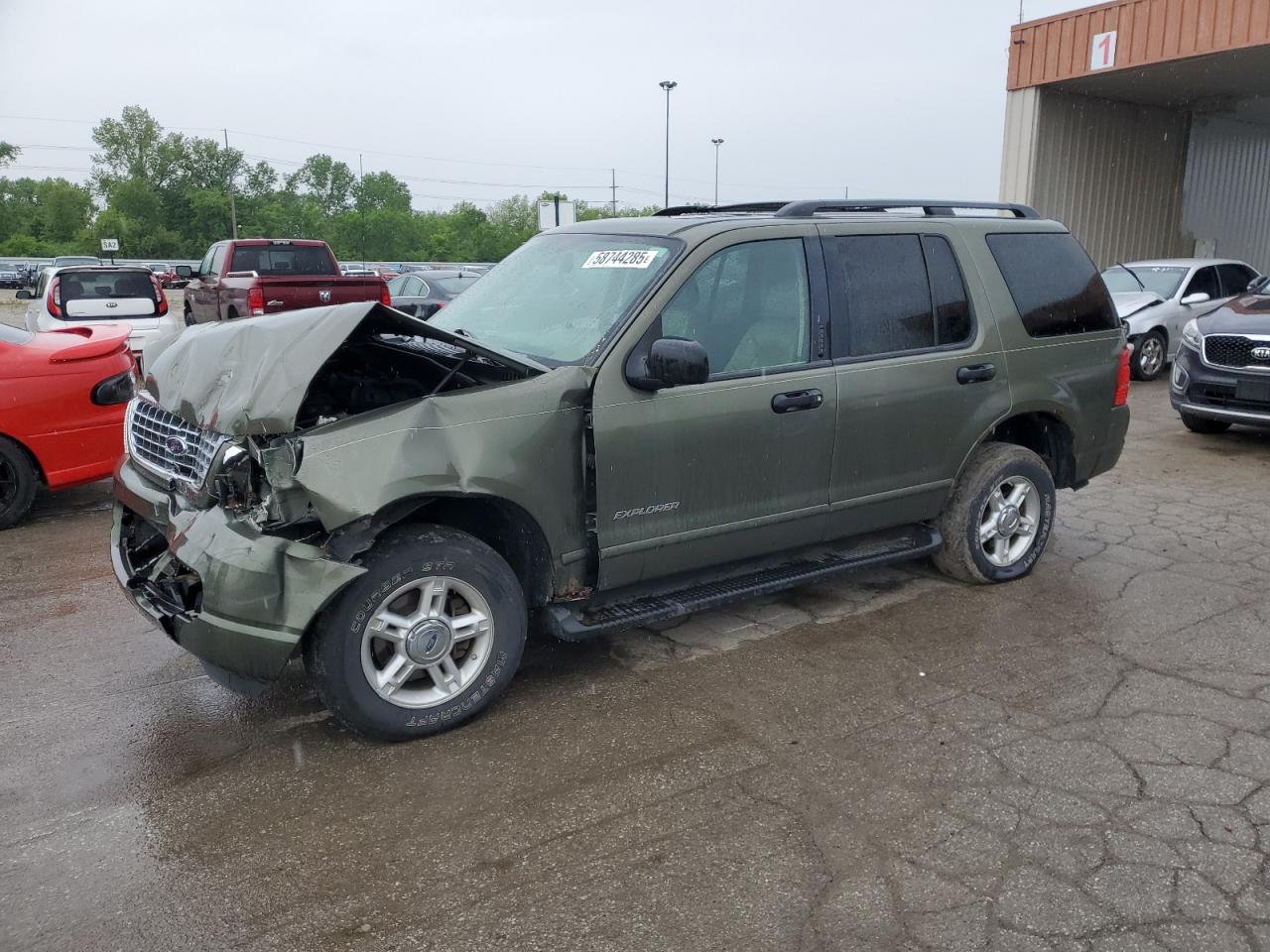 2004 Ford Explorer Xlt на продаже в Fort Wayne, IN - Front End