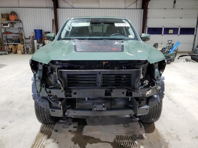  NISSAN FRONTIER 2023 Зеленый