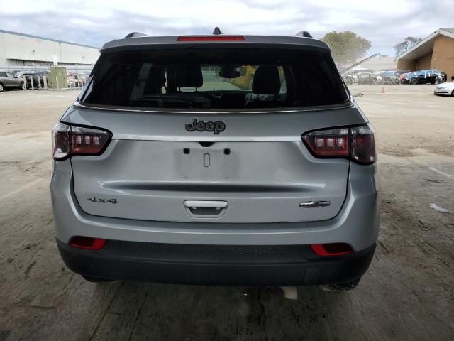  JEEP COMPASS 2024 Silver