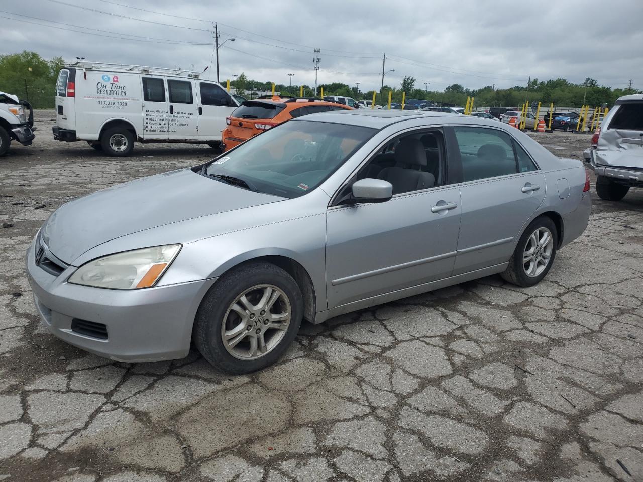 2007 Honda Accord Ex продається в Indianapolis, IN - Rear End