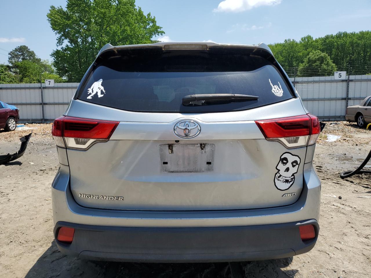 2019 Toyota Highlander Le VIN: 5TDBZRFH8KS972395 Lot: 57206705