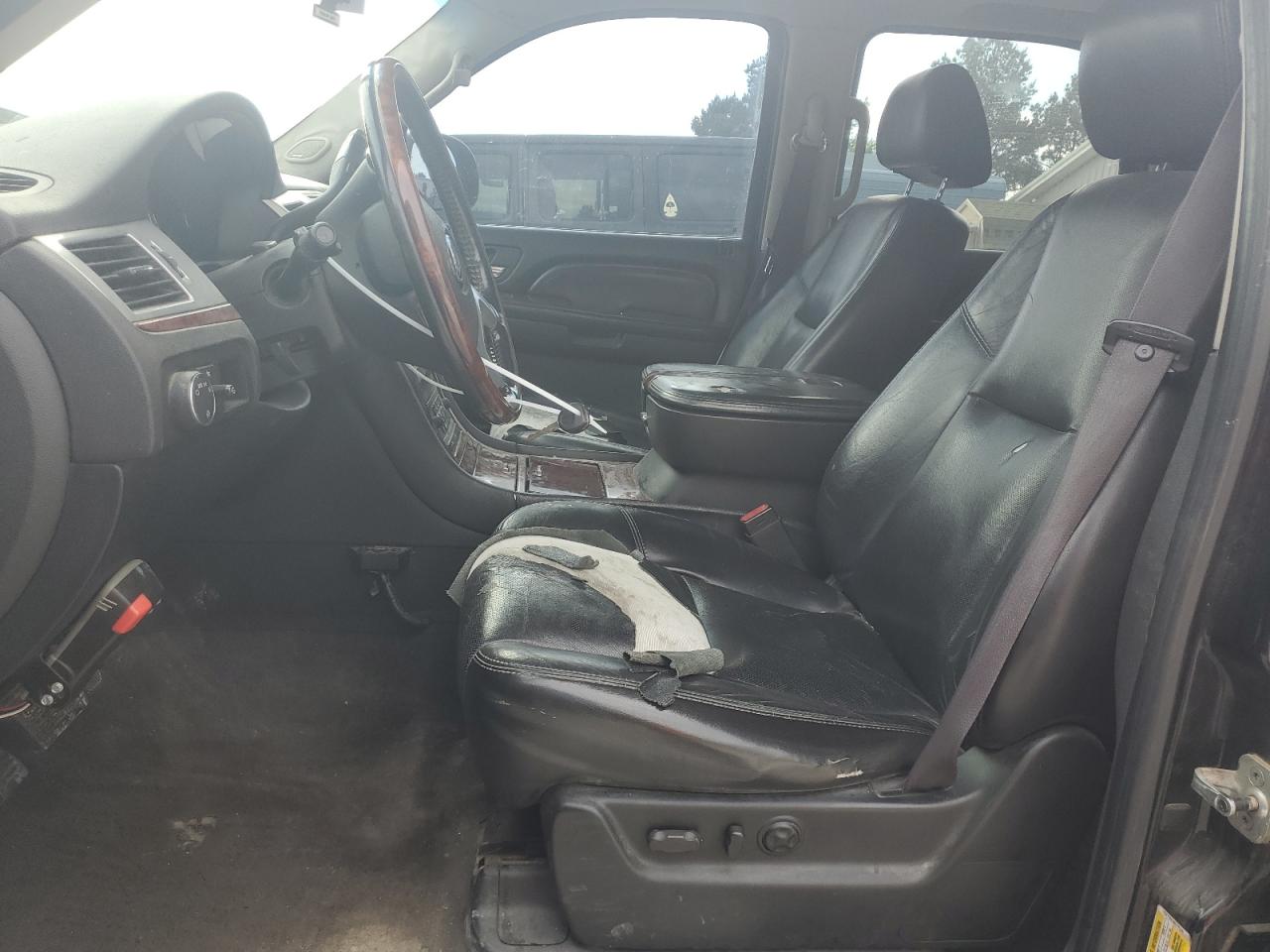2007 Cadillac Escalade Luxury VIN: 1GYFK63857R340401 Lot: 56304375