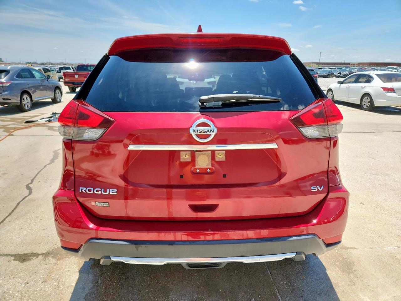 2017 Nissan Rogue S VIN: JN8AT2MT1HW403204 Lot: 58997575