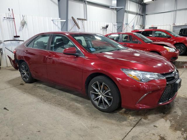  TOYOTA CAMRY 2017 Красный