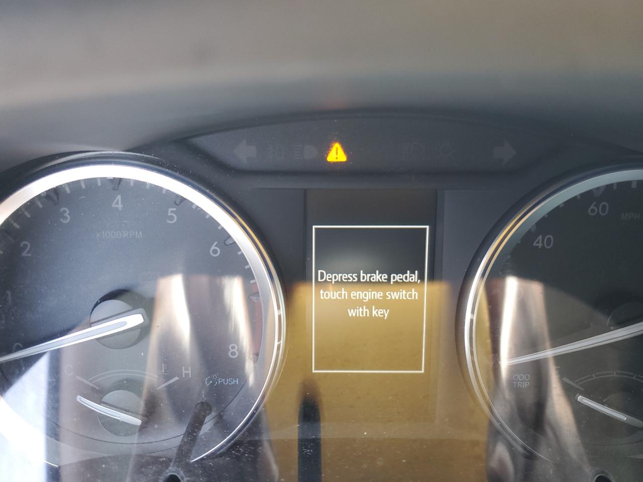 5TDKZRFH8JS278918 2018 Toyota Highlander Se