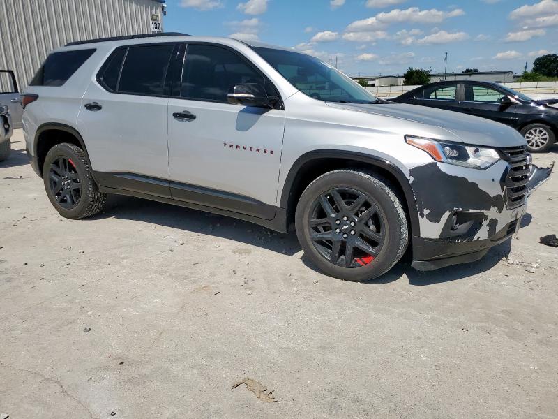 CHEVROLET TRAVERSE 2020 Серебристый