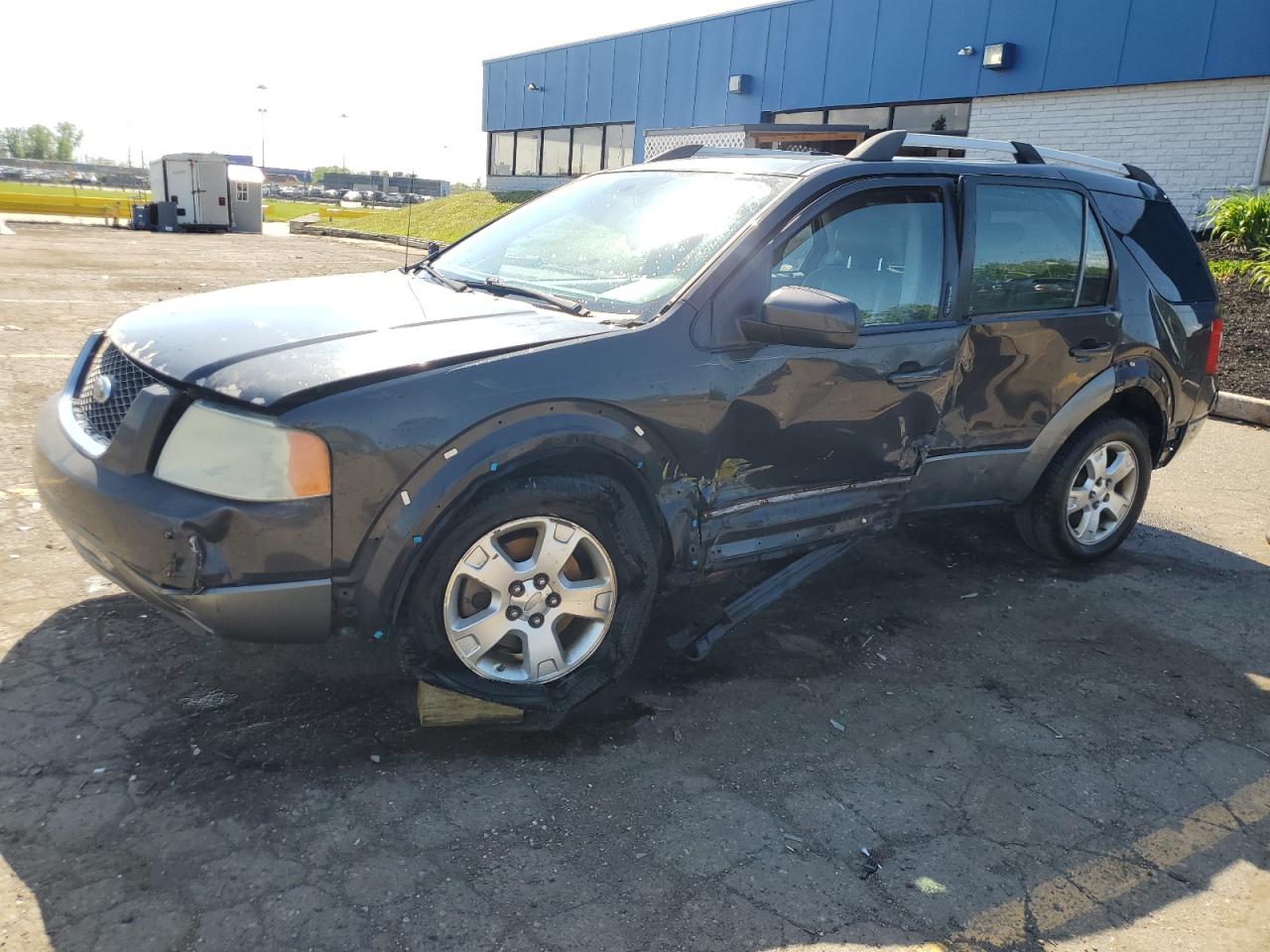 2007 Ford Freestyle Sel for Sale in Woodhaven, MI - Side