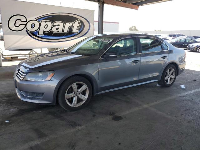 Sedans VOLKSWAGEN PASSAT 2014 Szary