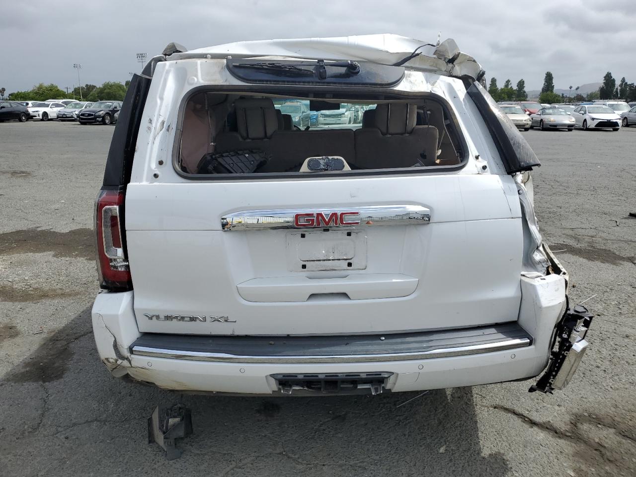 2019 GMC Yukon Xl Denali VIN: 1GKS2HKJ4KR297154 Lot: 56200675