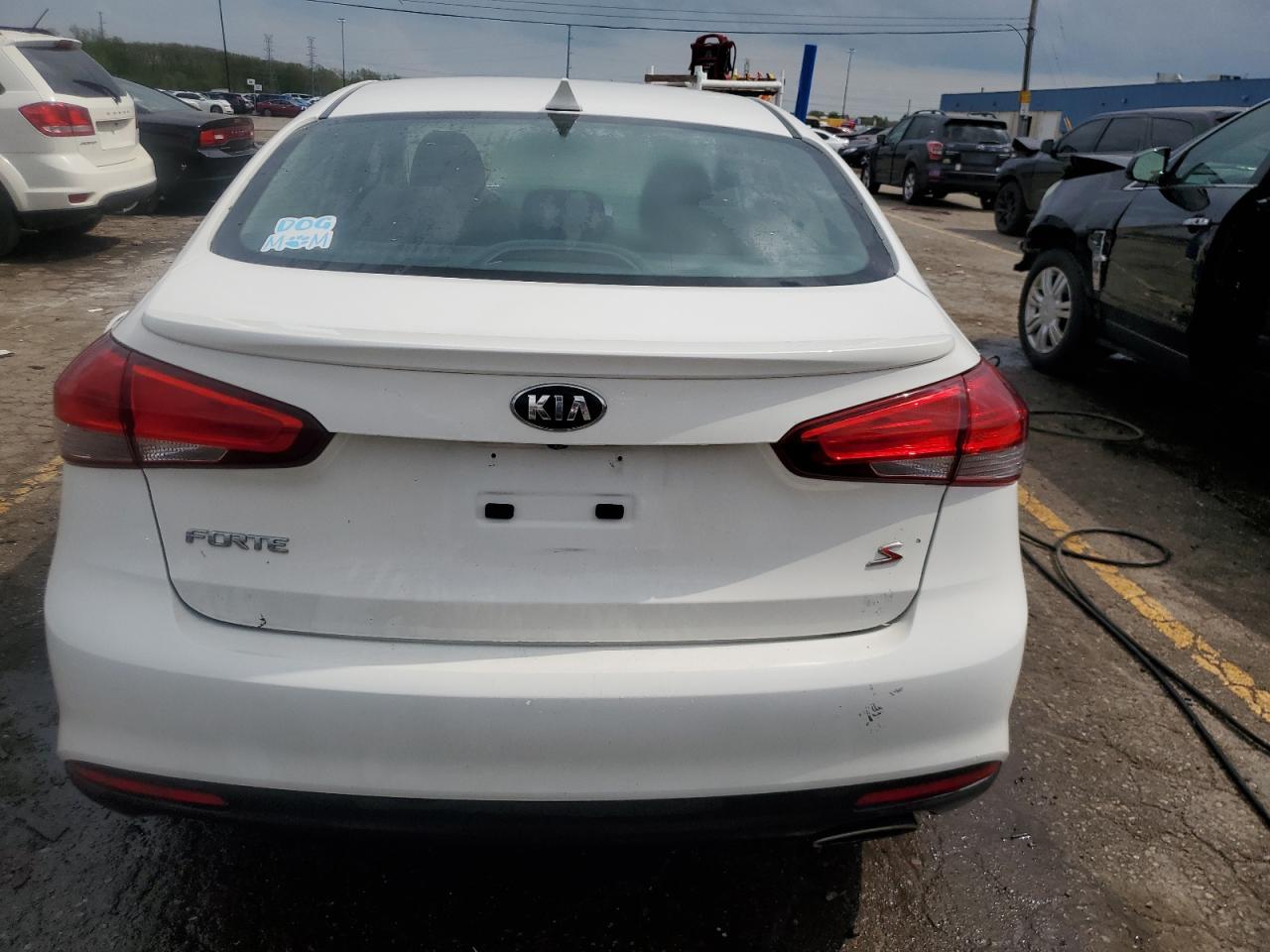 2018 Kia Forte Lx VIN: 3KPFL4A75JE235295 Lot: 55477435