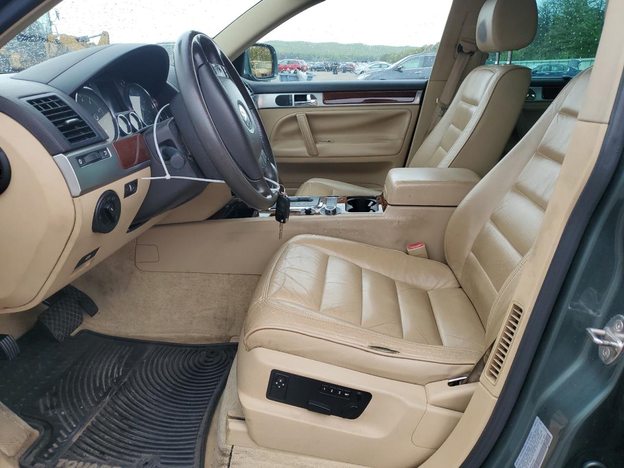 2004 Volkswagen Touareg 3.2 VIN: WVGBC67L14D024353 Lot: 57021865