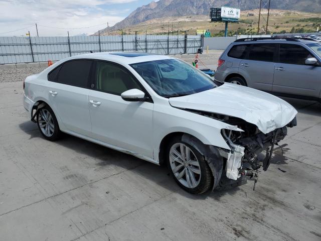  VOLKSWAGEN PASSAT 2019 White