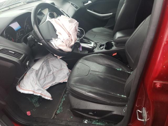 Sedans FORD FOCUS 2013 Czerwony