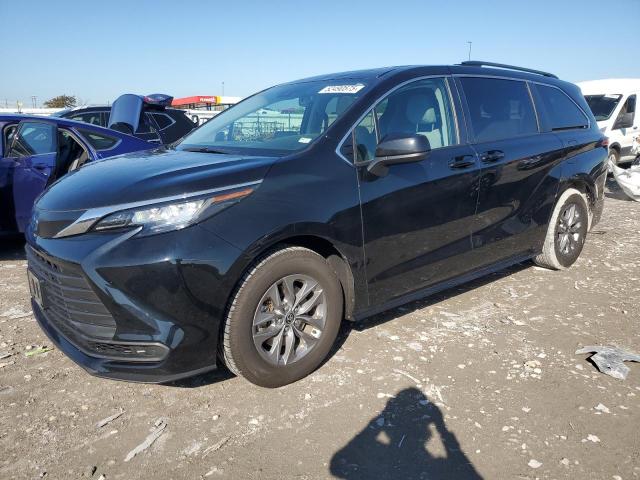 TOYOTA SIENNA LE 2022