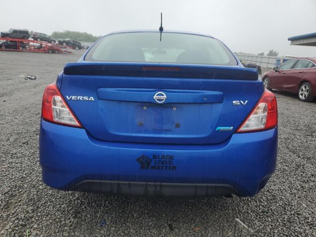 Sedans NISSAN VERSA 2016 Granatowy