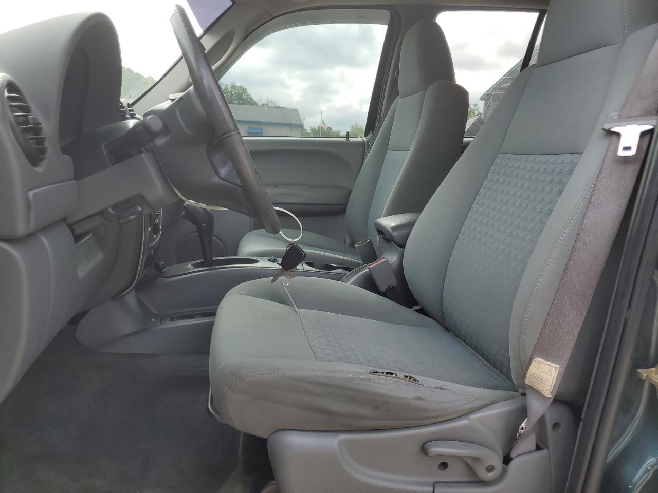 2005 Jeep Liberty Renegade VIN: 1J4GK38K55W683263 Lot: 57128005