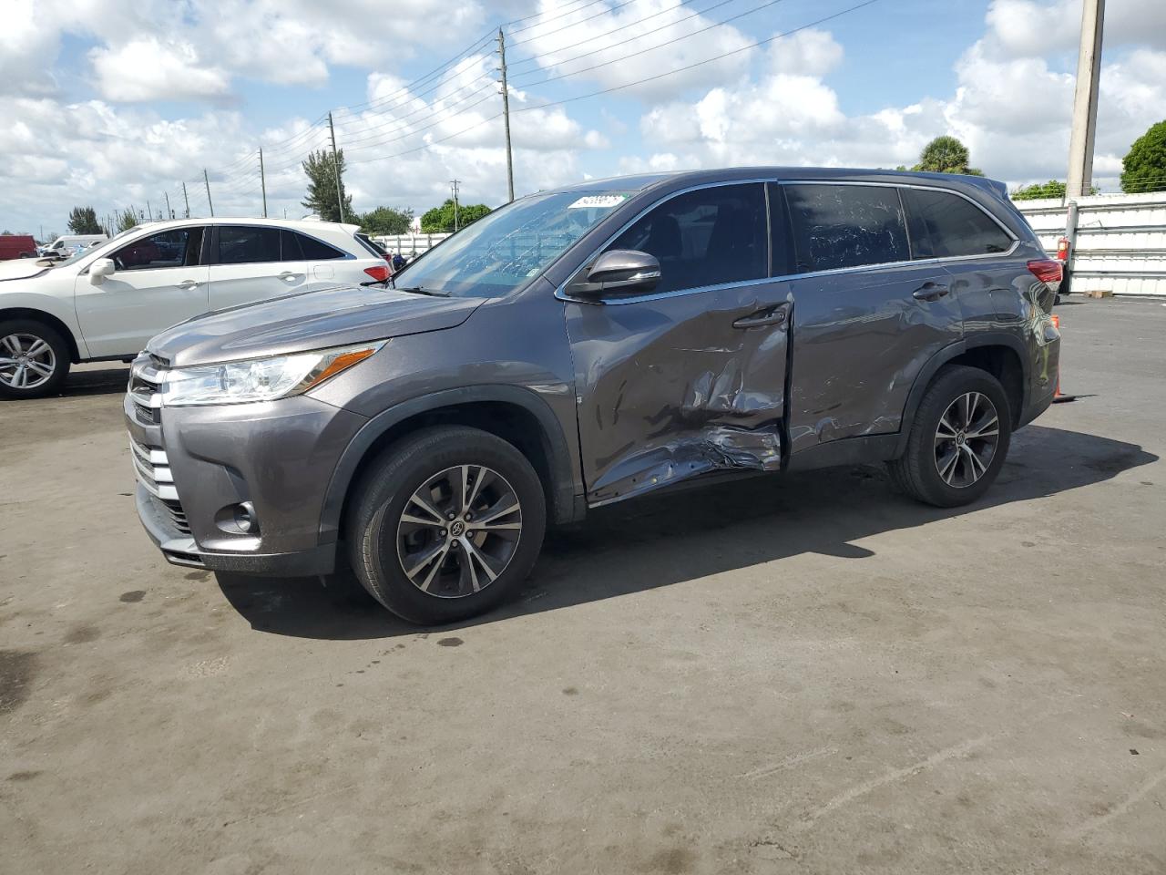 2019 Toyota Highlander Le na sprzedaż w Miami, FL - Side