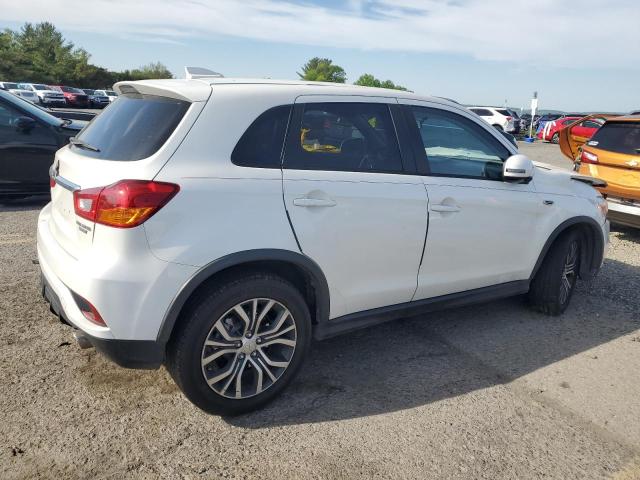  MITSUBISHI OUTLANDER 2018 Biały