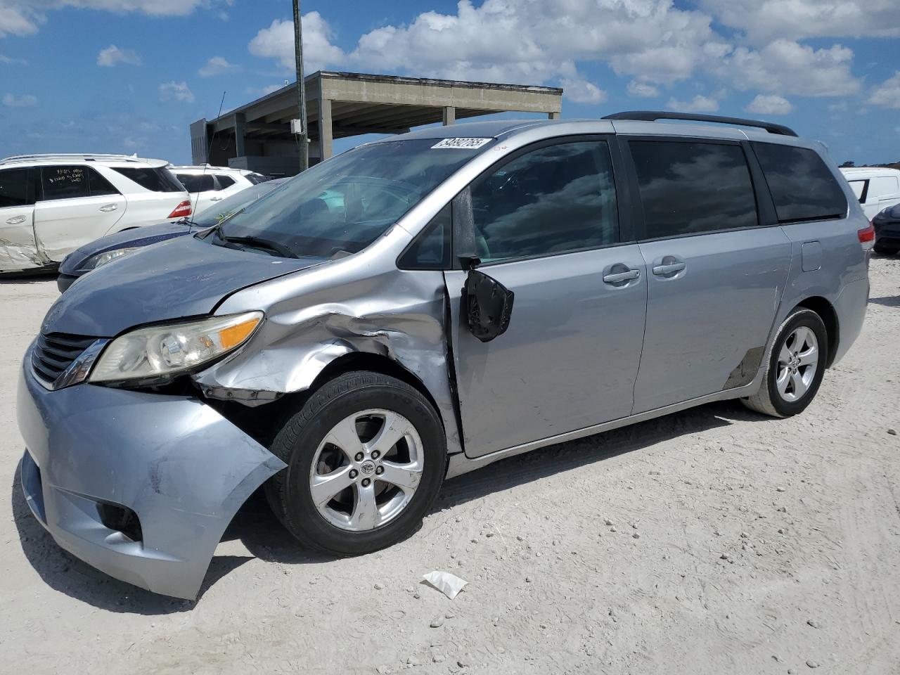 2013 Toyota Sienna Le იყიდება West Palm Beach-ში, FL - All Over